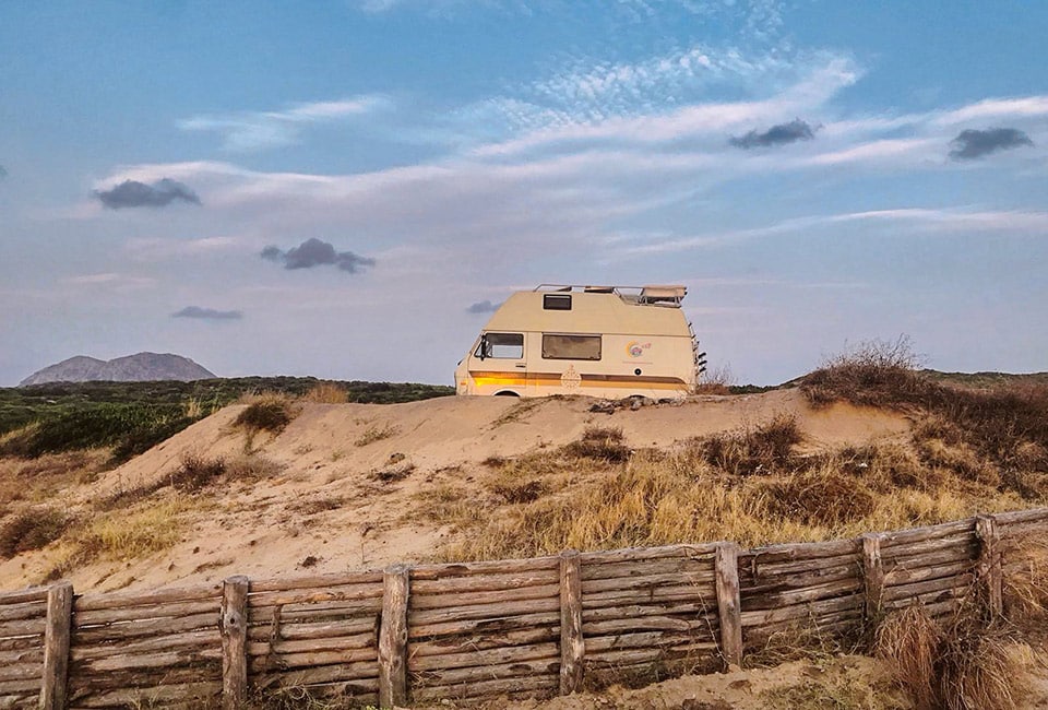 La meravigliosa e selvaggia Piscinas con le sue alte dune di sabbia bianca
